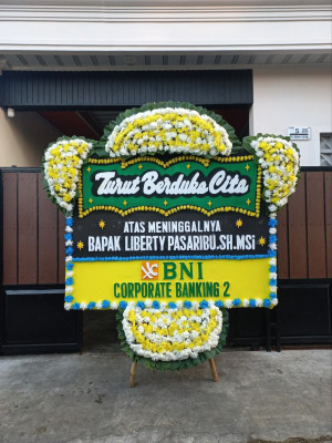Papan Bunga Duka di Balai Panjang