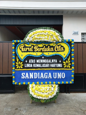 Papan Bunga Duka di Balai Panjang